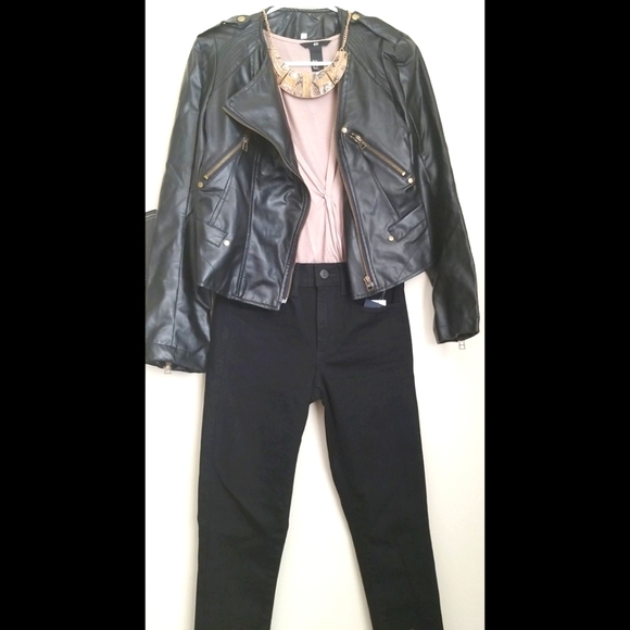 H&M Cross Front Top - Picture 16 of 16